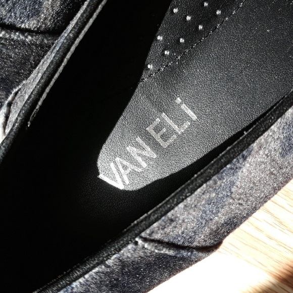 Vaneli python print fabric flats. 8 wide - Picture 3 of 10